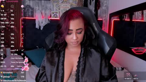 Snapshot of nekomisaki chatting on 02.05.25 Miah online show from 02.05.25