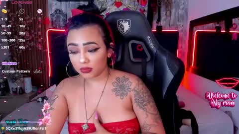 Snapshot of nekomisaki chatting on 03.01.25 Miah online show from 03.01.25