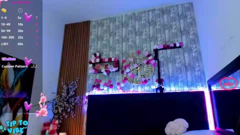 Snapshot of nekomisaki chatting on 09.11.25 Miah online show from 09.11.25