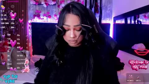 Snapshot of nekomisaki chatting on 09.25.25 Miah online show from 09.25.25