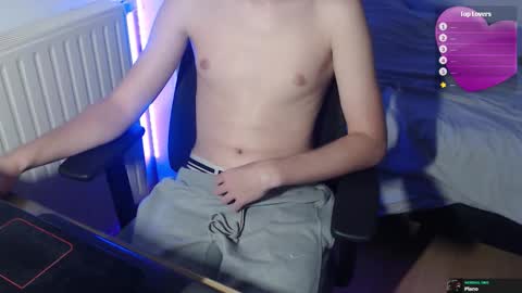 Snapshot of nelan0 chatting on 09.22.25 Nelan online show from 09.22.25