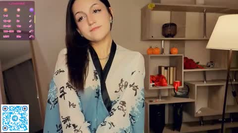 Vicky and Beatrice online show from 03.21.26