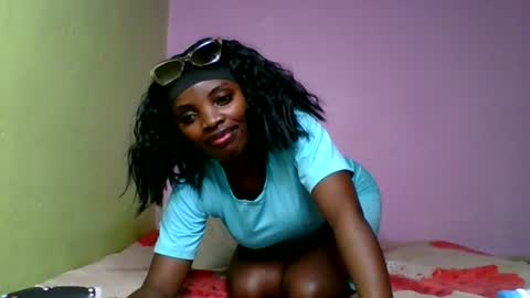 Snapshot of nelly_ebony5 chatting on 06.28.26 nelly_ebony5 online show from 06.28.26