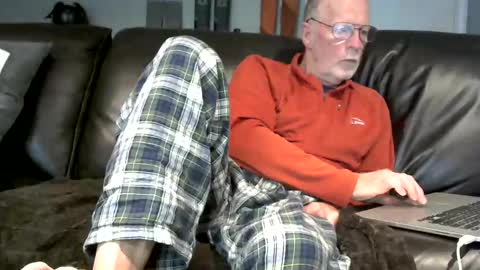 Snapshot of neman4u2c chatting on 10.22.25 Jack online show from 10.22.25