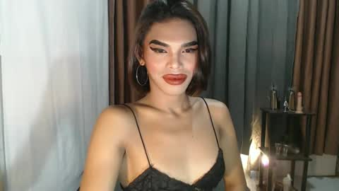 Snapshot of neomi_hardcock chatting on 02.17.26 neomi online show from 02.17.26