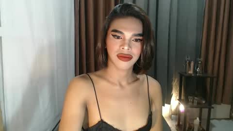 Snapshot of neomi_hardcock chatting on 02.18.26 neomi online show from 02.18.26