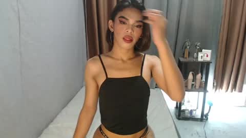 Snapshot of neomi_hardcock chatting on 07.16.26 neomi online show from 07.16.26
