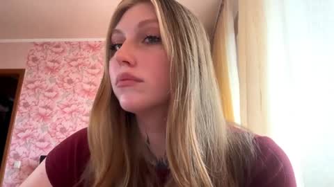 Snapshot of neomimaddern chatting on 04.08.26 neomimaddern online show from 04.08.26