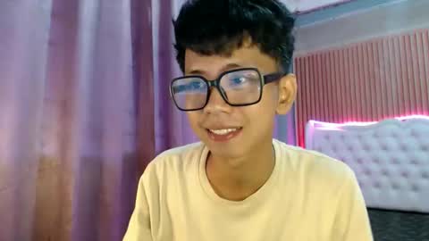 Ethan online show from 06.10.26