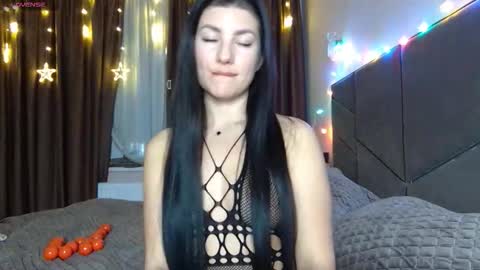 Snapshot of nessystar chatting on 02.06.26 Nessy online show from 02.06.26