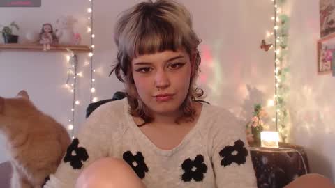 Snapshot of neurotic_witch chatting on 09.19.25 Mar online show from 09.19.25