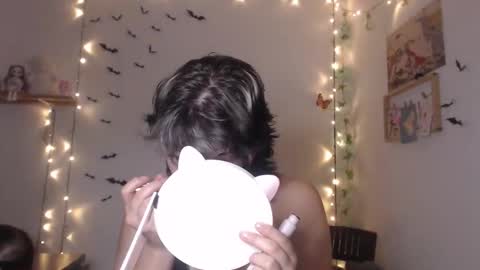 Snapshot of neurotic_witch chatting on 10.25.25 Mar online show from 10.25.25