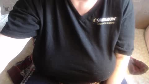 Snapshot of new_milf chatting on 11.05.25 Lilly online show from 11.05.25