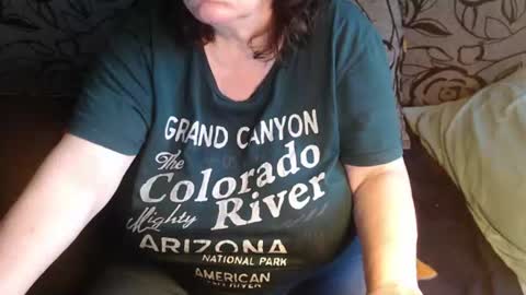 Snapshot of new_milf chatting on 06.11.26 Lilly online show from 06.11.26