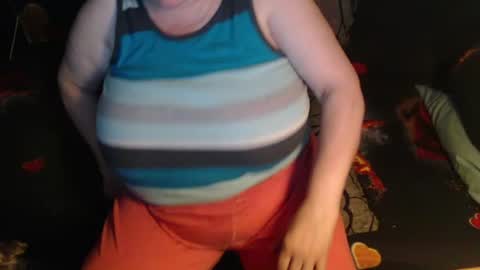 Snapshot of new_milf chatting on 06.12.26 Lilly online show from 06.12.26