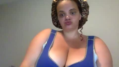 Snapshot of newfiebbw chatting on 06.17.26 Ms. Natural online show from 06.17.26