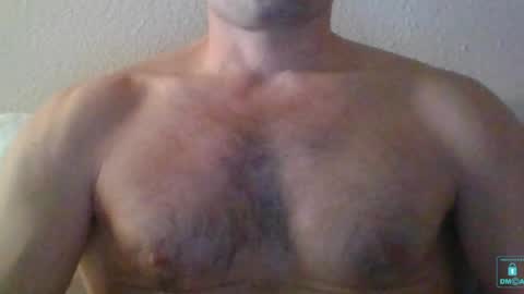 Snapshot of newtyguy90 chatting on 01.05.25 newtyguy90 online show from 01.05.25