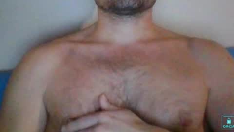 Snapshot of newtyguy90 chatting on 01.19.25 newtyguy90 online show from 01.19.25