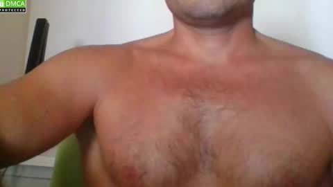 Snapshot of newtyguy90 chatting on 09.09.25 newtyguy90 online show from 09.09.25