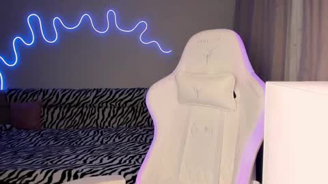 Mina online show from 02.10.25