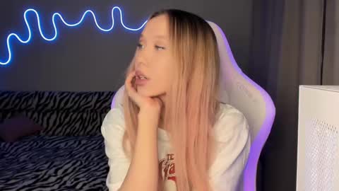 Mina online show from 03.02.25