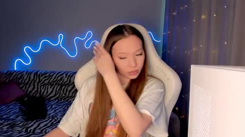 Mina online show from 12.18.25