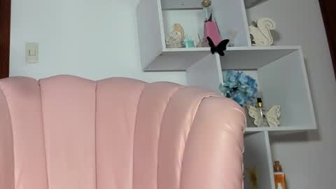  Angie   Instagram  angie julianac add me online show from 02.13.25