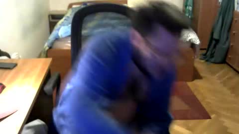 Snapshot of nezoss chatting on 12.17.25 nezoss online show from 12.17.25