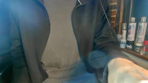 Snapshot of nfgwholoves2cum chatting on 02.25.25 NFG Nice Friendly Guy Dick online show from 02.25.25