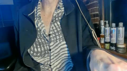 Snapshot of nfgwholoves2cum chatting on 03.10.25 NFG Nice Friendly Guy Dick online show from 03.10.25