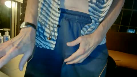 Snapshot of nfgwholoves2cum chatting on 09.29.25 NFG Nice Friendly Guy Dick online show from 09.29.25