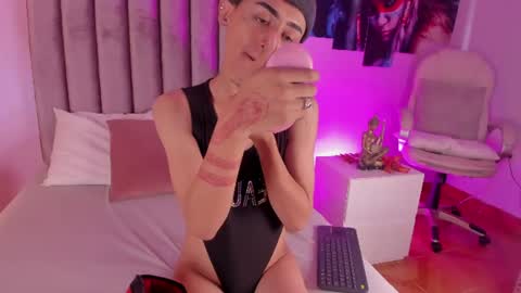 Snapshot of nhico_salazar chatting on 06.17.26 Nico online show from 06.17.26