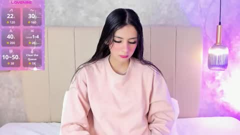 Nia online show from 12.04.25