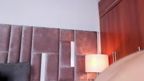 Nia online show from 04.22.26