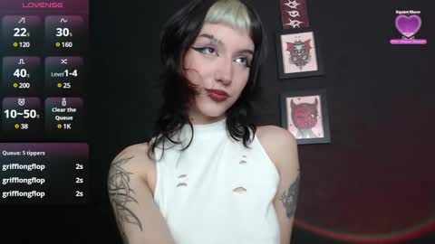 Snapshot of niakat_ chatting on 01.03.25 niakat online show from 01.03.25