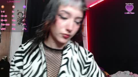 Snapshot of niakat_ chatting on 02.18.25 niakat online show from 02.18.25