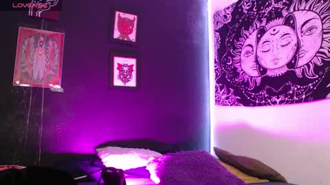 Snapshot of niakat_ chatting on 09.18.25 niakat online show from 09.18.25