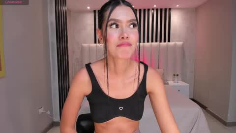 Call me Nia  online show from 02.25.25