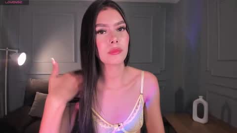 Call me Nia  online show from 03.06.25