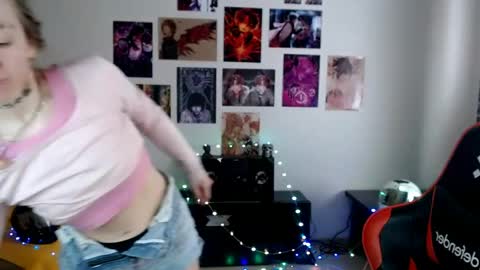 nica_kawaii online show from 04.07.26