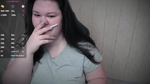 Snapshot of nicara_ chatting on 12.18.24 nicara_ online show from 12.18.24