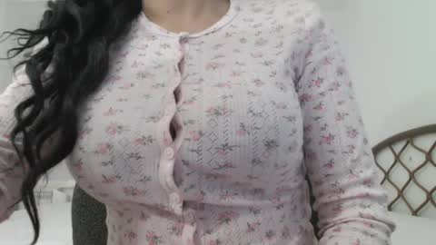 Snapshot of nicebrown chatting on 05.15.26 Sfora online show from 05.15.26