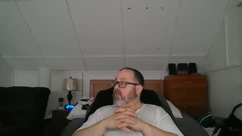 Snapshot of niceguy7208 chatting on 02.15.25 niceguy7208 online show from 02.15.25