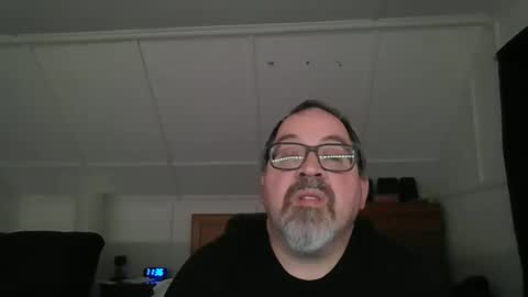 Snapshot of niceguy7208 chatting on 11.03.25 niceguy7208 online show from 11.03.25