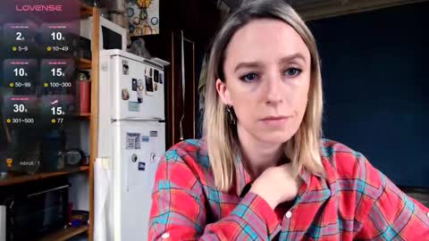 Snapshot of nicekat chatting on 10.10.25 Kathrine online show from 10.10.25