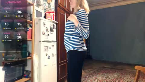 Snapshot of nicekat chatting on 10.23.25 Kathrine online show from 10.23.25