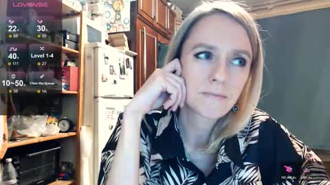 Snapshot of nicekat chatting on 11.06.25 Kathrine online show from 11.06.25