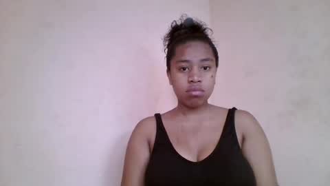 Snapshot of nicelly01 chatting on 06.28.26 nicelly01 online show from 06.28.26