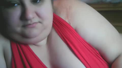 Snapshot of nicholle chatting on 01.05.25 Nicholle online show from 01.05.25