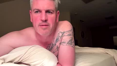 nick578320 online show from 10.17.25